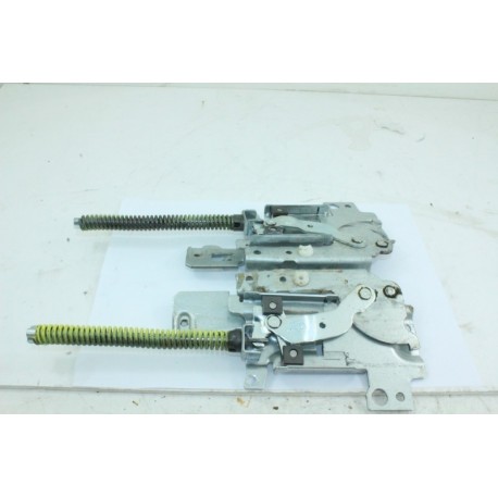 4055156055 ELECTROLUX ESF6525LOW N°18 Charnière de porte pour lave vaisselle